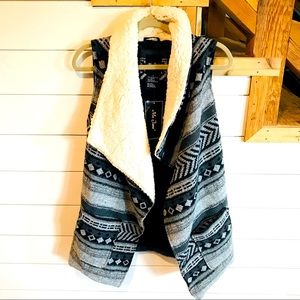 Me Jane Aztec Fleece southwest vest NWT small